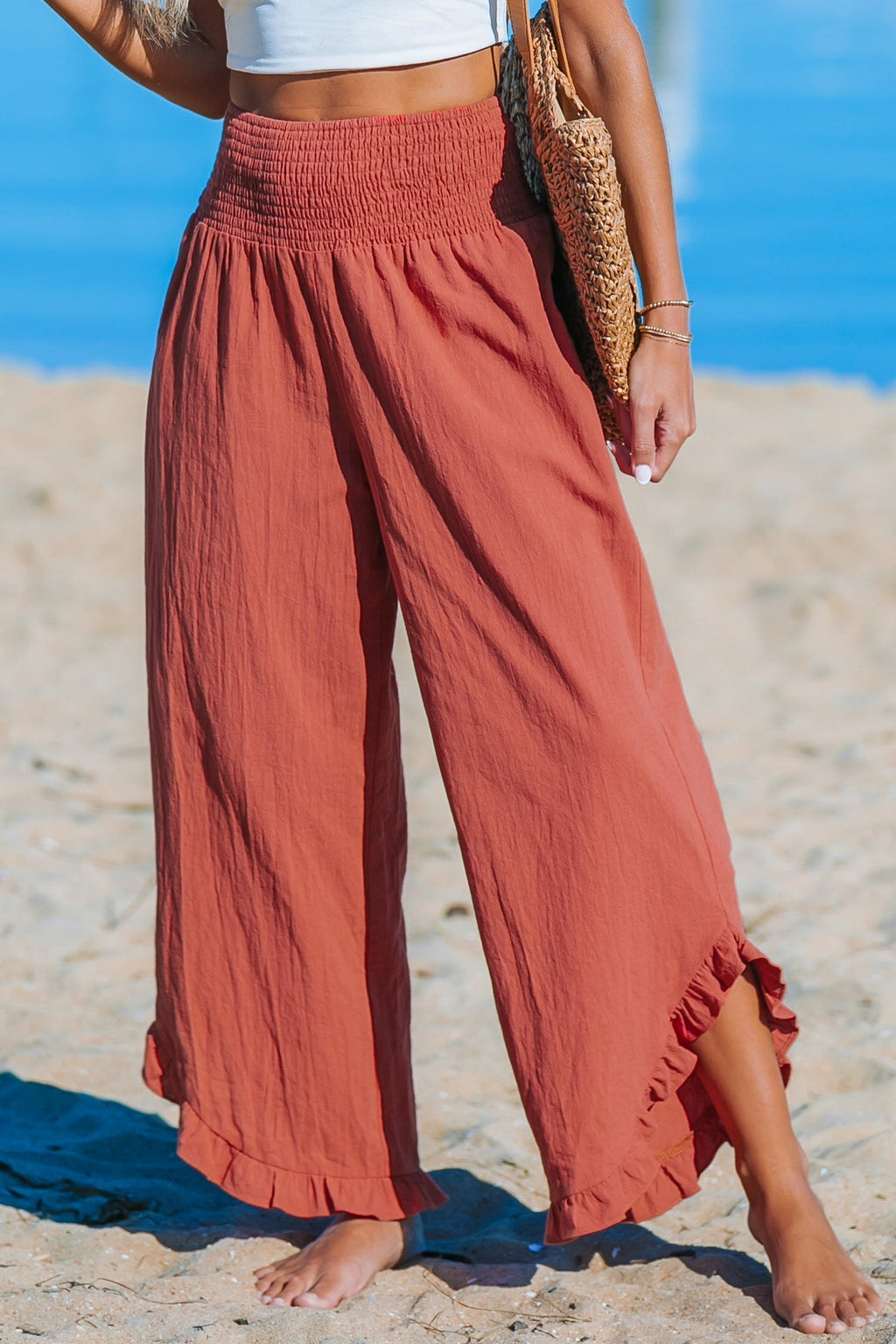 CORAL | Pantalón ancho con volantes